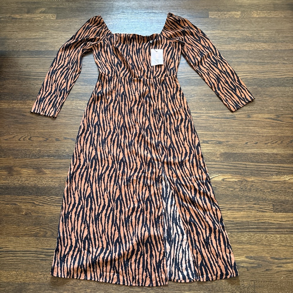 Missguided+ Black and Orange Long Sleeve Dress